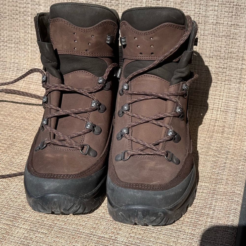 Hanwag hiking boots. Worn once.